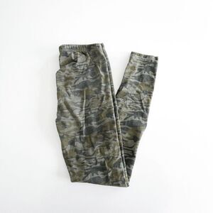 Roots Women's Camo Print Elastic Waist Mid-Rise Cropped Leggings Green Small